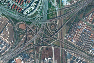 Illustration for article titled The World's 18 Worst Intersections And Interchanges